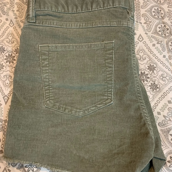 Ladies Gap shorts - Picture 2 of 4